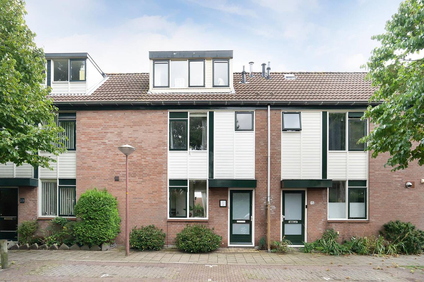 Dr. R.J. Fruinplantsoen 17 'S-GRAVENHAGE